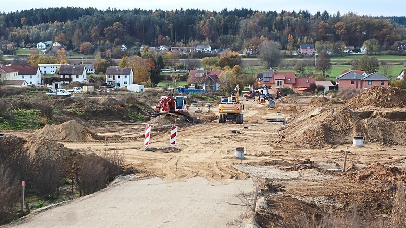 Die Erschließungsarbeiten im Baugebiet "Amermaier Berg" gehen voran. Die Vergabe der Straßennamen fiel den Stadträten nicht leicht.