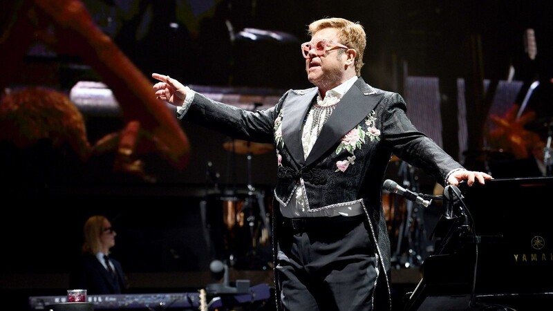 "Still Standing": Elton John live in München Olympiahalle.