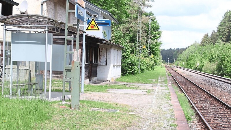 Der Neubäuer Bahnhof soll "auf jeden Fall zeitgerecht" modern ausgebaut werden.