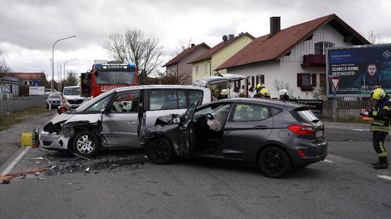 In Osterhofen hat sich am Samstag ein Unfall ereignet.