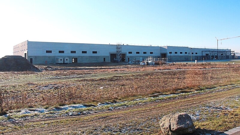 Ein echter Koloss ist die etwa 200 Meter lange Fabrikhalle der Firma Hieber.