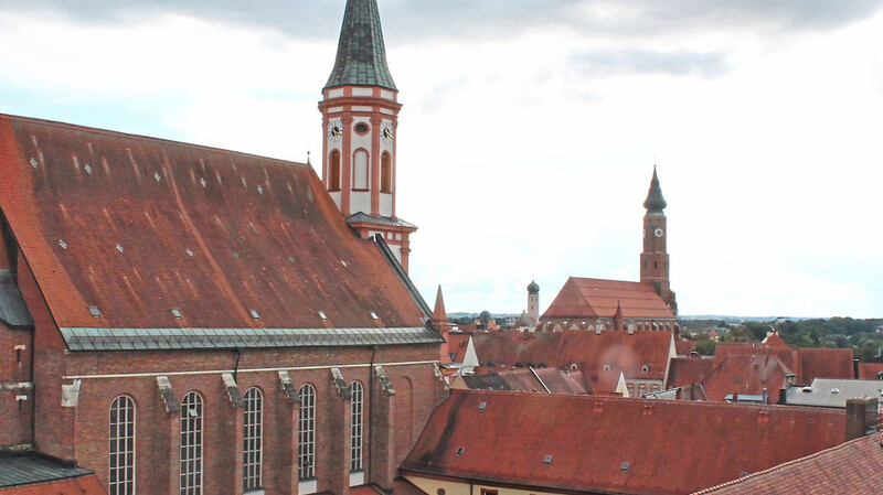 Vier Jahre nach dem Kauf durch den Freistaat Bayern beginnt jetzt die Planung für Sanierung und Umbau des Karmelitenklosters.