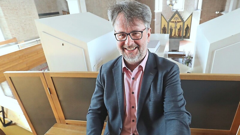 Volker Gloßner verbringt einen großen Teil seiner Arbeitszeit an der Orgel. Aber sein Herz schlägt besonders für die Chöre, die er nun auch überregional als Präsident des evangelischen Kirchenchorverbands vertritt.