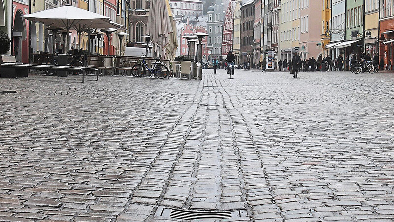 Die Pflasterarbeiten in der Altstadt gehen in die Endphase. (Archivfoto)