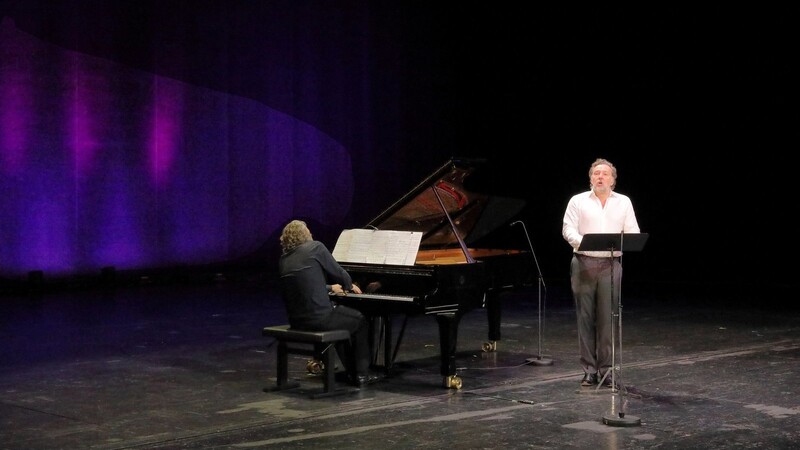 Der Bariton Christian Gerhaher und der Pianist Gerold Huber am Montag in der leeren Staatsoper in München