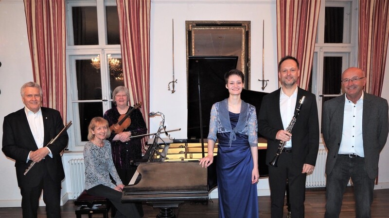 Markus Renhart (Klarinette), Veronika Maginot (Sopran), Elisabeth Sperer (Klavier), Hans Billig (Flöte) und Ursula Billig-Klafke (Violine und Viola) sorgten für den musikalischen Regenbogen.