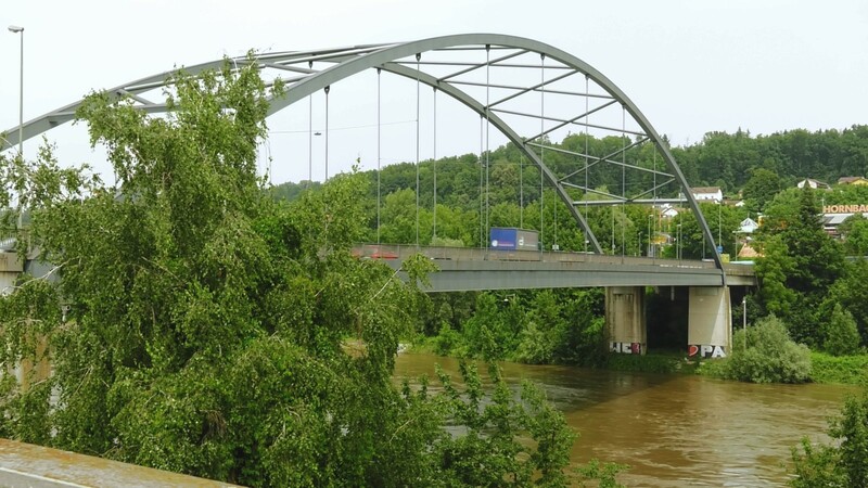 Am Sonntag muss die Franz-Josef-Strauß-Brücke gesperrt werden.