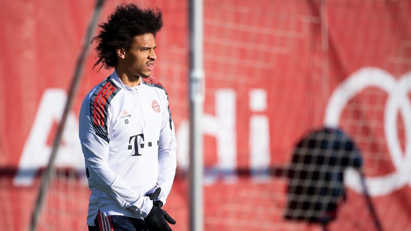 Leroy Sané arbeitet im Training des FC Bayern München hart, um seine Leistung noch weiter zu steigern.