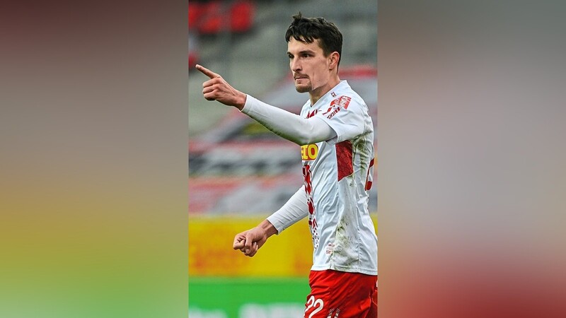 HEISS DARAUF, die Negativserie in Aue zu stoppen, sind Sebastian Stolze - hier nach seinem Treffer zum 2:0 im Heimspiel gegen Würzburg - und der SSV Jahn Regensburg.