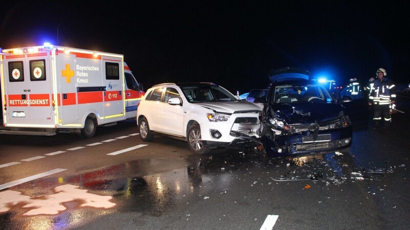 In der Landshuter Straße sind am Abend zwei Fahrzeuge zusammengestoßen.