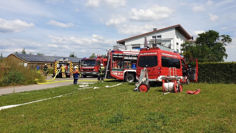 Feuerwehreinsatz am Montagnachmittag in einem Mehrfamilienhaus in Obertraubling.