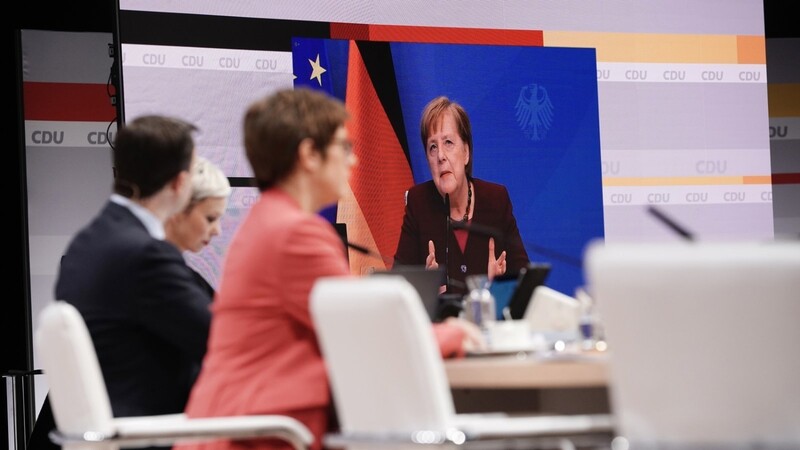 Bundeskanzlerin Angela Merkel (CDU) ist digital zugeschaltet beim digitalen Bundesparteitag der CDU und spricht ein Grußwort.