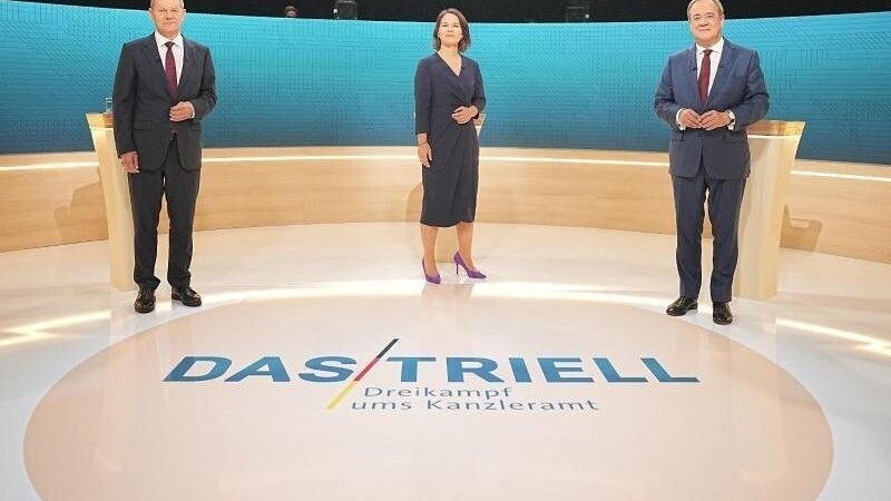 Die Kanzlerkandidaten der SPD, Grüne und CDU: Olaf Scholz, Annalena Baerbock und Armin Laschet treffen in einer TV-Diskussion bei ARD und ZDF aufeinander.