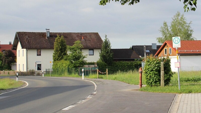 Der Gehweg in der Biberbacher Straße wurde fortgeführt.