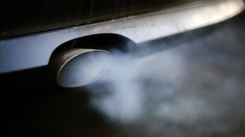Das Bundesverwaltungsgericht in Leipzig verhandelt über die Frage, ob Diesel-Fahrverbote rechtlich zulässig sind. In vielen Städten werden Schadstoff-Grenzwerte nicht eingehalten, Diesel-Autos gelten als Hauptverursacher.