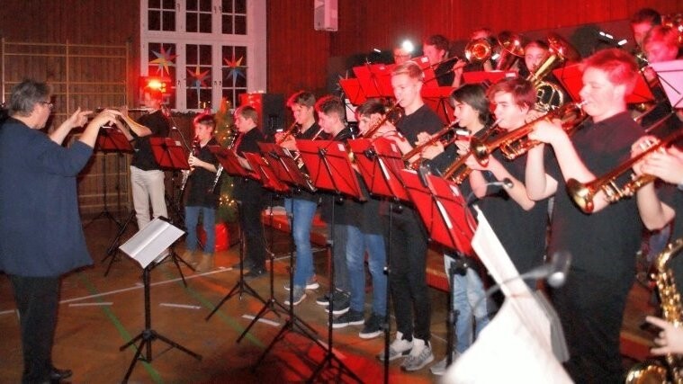Das Schulorchester unter Leitung von Andrea Dietlmeier.