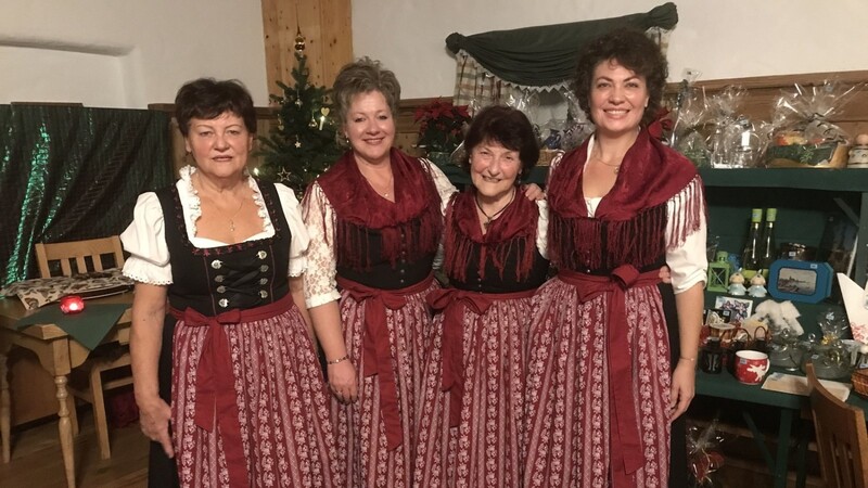 Der "Eugenbacher Gartler Viergesang", Jola Nirschl, Renate Roider, Maria Kolbeck, Gisela Nirschl (v.l.) löste sich nach 31 Jahre des Wirkens auf.