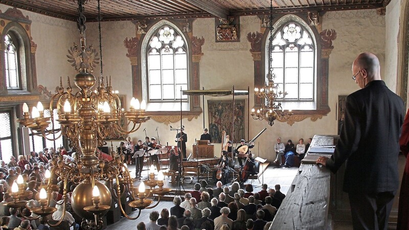 16 Konzerte finden über das Pfingstwochenende an acht verschiedenen historischen Stätten statt - auch der Historische Reichssaal ist dabei.