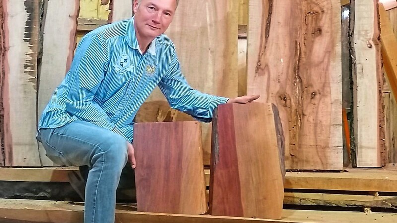 Mehr als ein Stück eines Birnbaums - Christian Kreipls Liebe zu Holz entstand schon in Kindertagen.