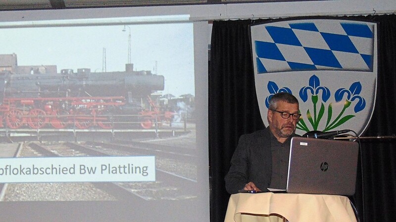 Bernhard Rückschloß sprach über das Ende der Dampflokzeit in Plattling.