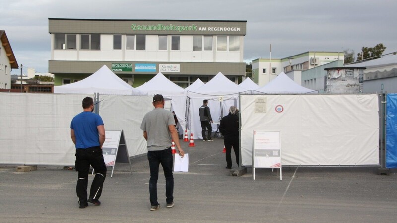 Neben der mobilen Teststation am Volksfestplatz (Bild) gibt es ab Montag ein stationäres Testzentrum in der Osserstraße.