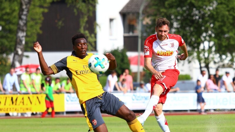 Jahn Regensburg hat sein vorletztes Testspiel gegen die U23 von Arsenal klar gewonnen.