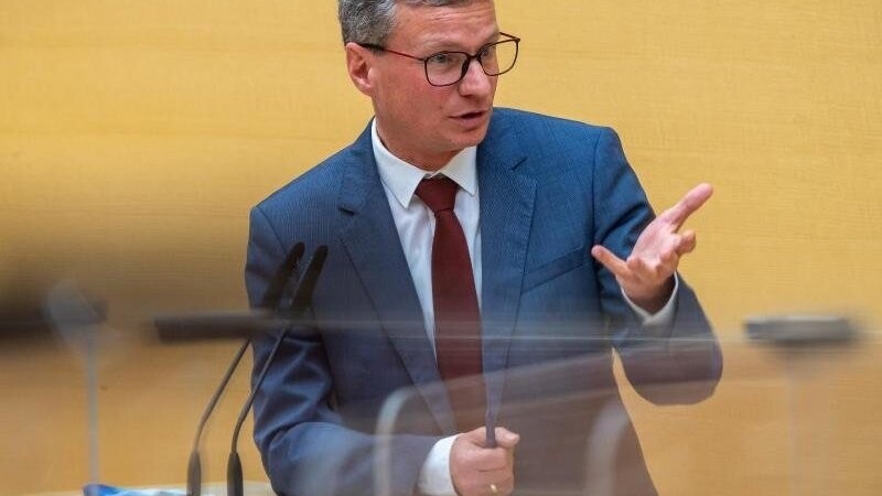 Bernd Sibler (CSU), Staatsminister für Wissenschaft und Kunst, spricht im Landtag.
