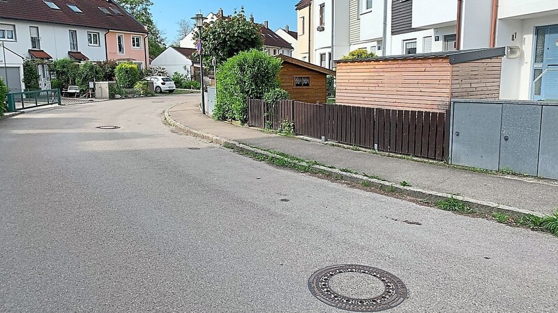 Eine meist zugeparkte Kurve in der Nähe des Mühlbachs ist zur Halteverbotszone deklariert worden