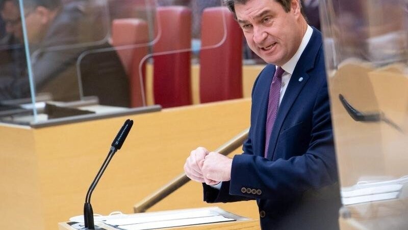 Markus Söder (CSU), Ministerpräsident von Bayern, gibt im bayerischen Landtag während einer Sondersitzung eine Regierungserklärung. Foto: Sven Hoppe/dpa/Aktuell