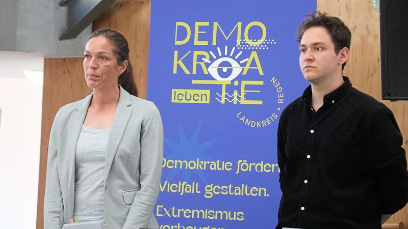 Sigrid Kick und Robin Gigl informierten über die Projekte im Kreis Regen.