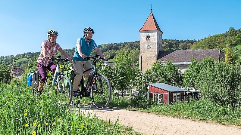 In Oberndorf bei Bad Abbach kann man die privaten Weinberge der Familie Kreuzer besichtigen.