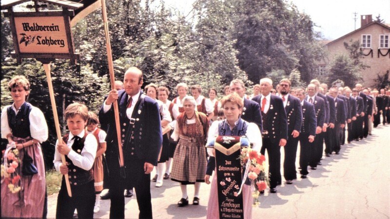 Ein Bild vom 100-jährigen Jubiläum im Jahre 1982. Heuer feiert der Wald-Verein Lohberg seinen 140. Geburtstag.