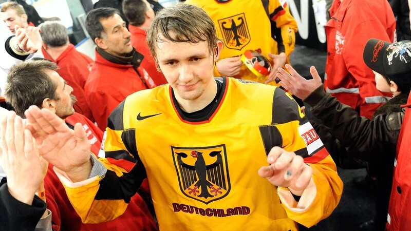 Vor zehn Jahren kam Robert Dietrich, deutscher Nationalspieler und ehemaliger Spieler der Straubing Tigers, bei einem Flugzeugabsturz in Russland um.