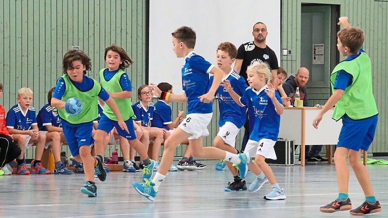 Ein umfassendes Sportangebot bietet der Turnverein - hier ist die Handballjugend aktiv.