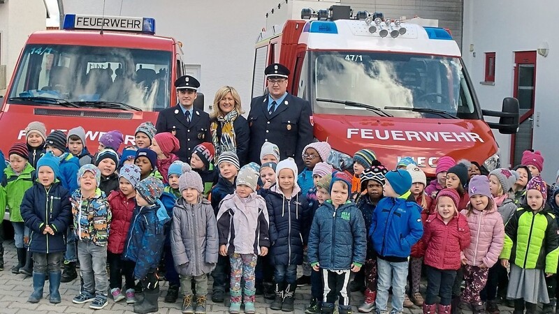 Die Kinder durften die Feuerwehr besuchen.