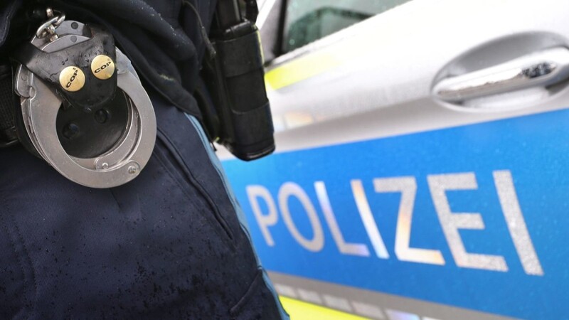 In Eching fand die Polizei einen Mann. (Symbolbild)