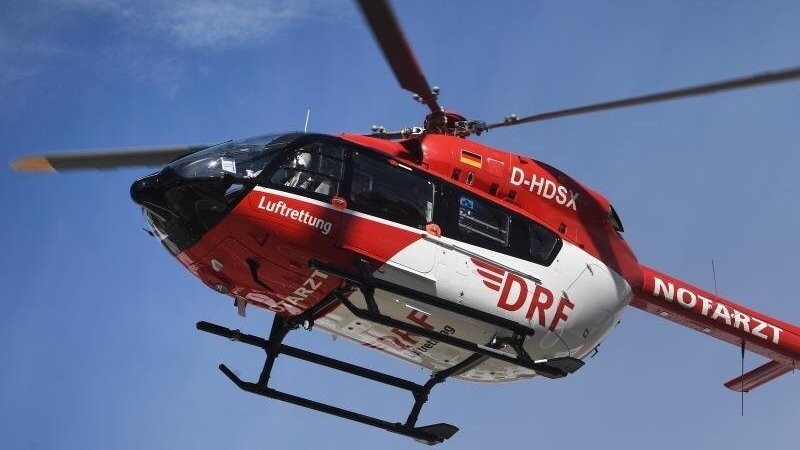 Ein 39-Jähriger musste nach einem Unfall am Dienstagmorgen bei Rottenburg mit dem Rettungshubschrauber ins Krankenhaus transportiert werden. (Symbolfoto)