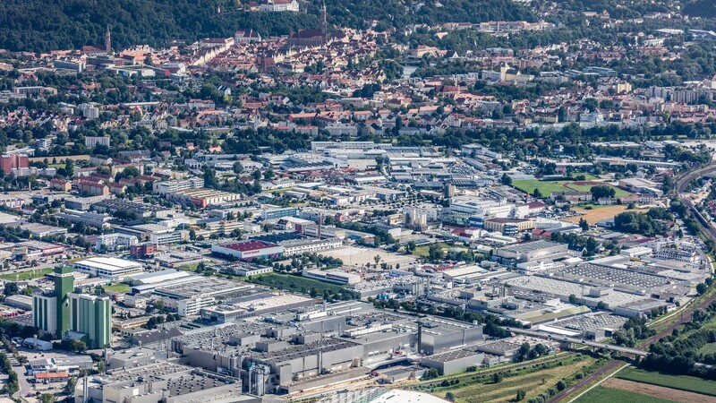 Im BMW-Werk Landshut ist es am Montagvormittag zu einem schweren Unfall gekommen. (Symbolbild)