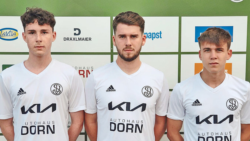 NOCH DREI "NEUE" (von links): Kilian Maul, Philipp Müller und Jannik vom Hofe kicken 2022/23 für die "Spiele".