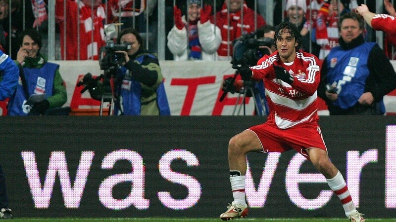Der Ohrschrauber als Scharfschütze: Luca Toni erlöst die Bayern am 5. Dezember 2008 mit seinem 2:1 in der Nachspielzeit gegen Hoffenheim.