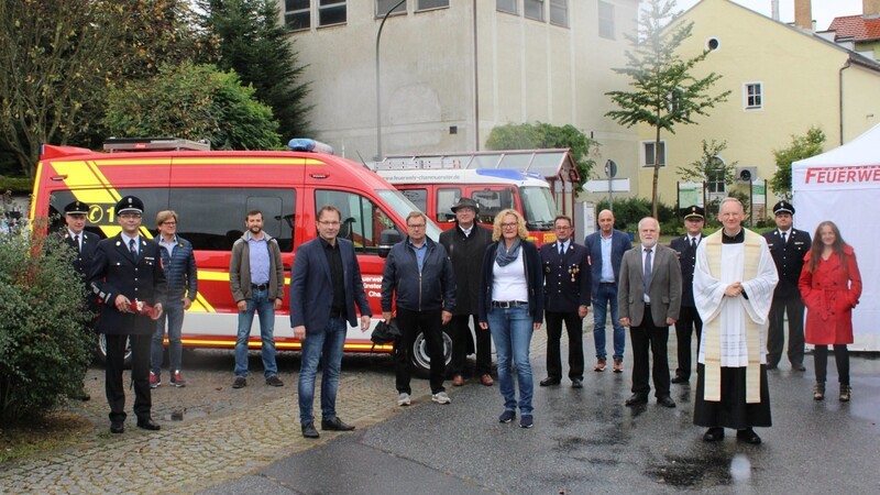 Nur die Ehrengäste waren gekommen, um das neue Fahrzeug der Feuerwehr Chammünster offiziell in Dienst zu stellen.