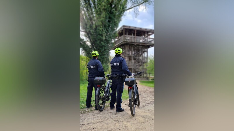 Auch eine Fahrradstreife der Straubinger Polizei war im Einsatz.