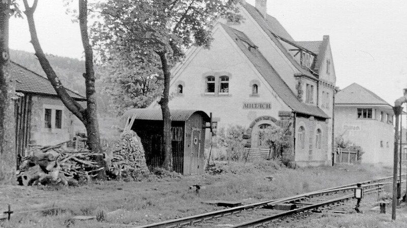 Der alte Bahnhof mit Stellwerk: Bahnhof Nr. 2 war ein repräsentativer Bau.