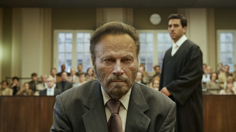 Franco Nero (vorn) als Fabrizio Collini und Elyas M'Barek als Anwalt Caspar Leinen in einer Szene des Films "Der Fall Collini".