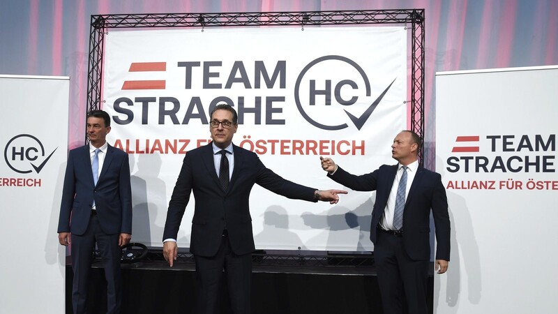 Karl Baron (l-r), Vorsitzender der DAÖ, Heinz-Christian Strache, ehemaliger FPÖ-Vorsitzender, und Christian Höbart, ehemaliges Mitglied der FPÖ, nehmen an einer Pressekonferenz der der Allianz für Österreich (DAÖ) teil.