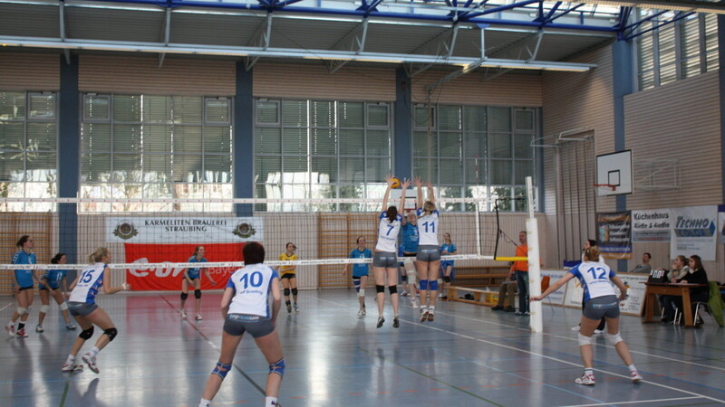 Straubings Volleyball-Damen haben mit einer guten Leistung in Veitsbronn Rang zwei in der Regionalliga erobert.