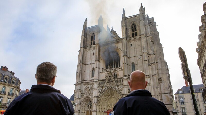 In der Kathedrale Saint-Pierre-et-Saint-Paul der westfranzösischen Stadt Nantes ist am Samstag ein Feuer ausgebrochen.