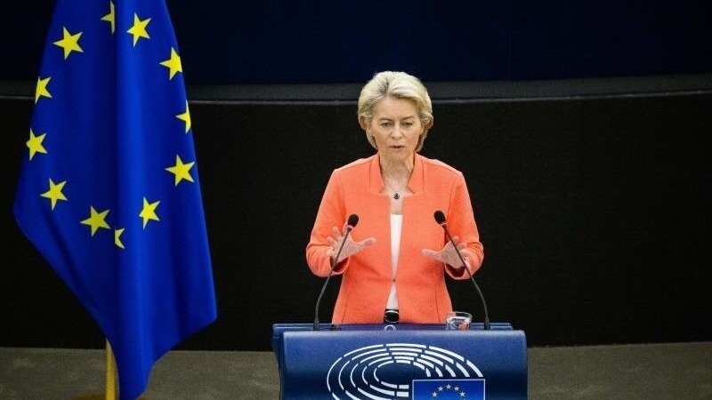 Ursula von der Leyen, Präsidentin der Europäischen Kommission, äußert sich zur Lage der EU.