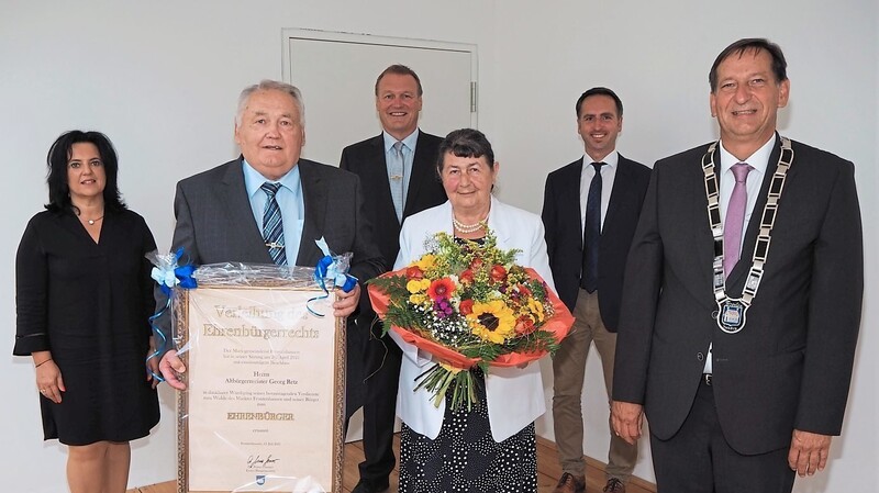 Altbürgermeister Georg Retz wurde zum Ehrenbürger des Marktes Frontenhausen ernannt.