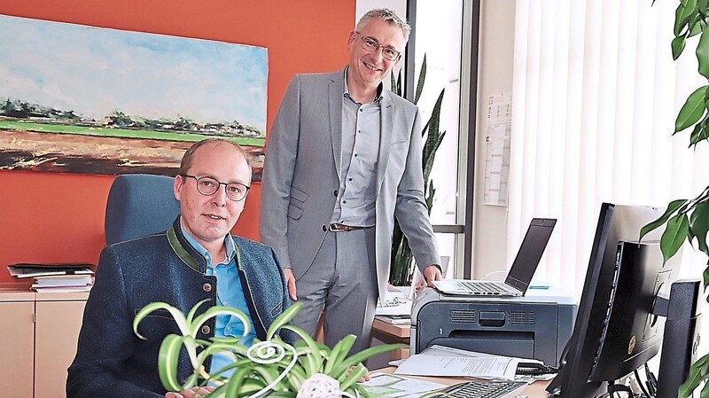 Neu-Landrat Werner Bumeder (rechts) hat Neu-Bürgermeister Martin Hiergeist einen Besuch abgestattet.